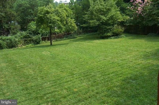 9405 LOCUST HILL RD, Bethesda, MD 20814