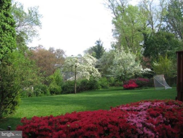 9405 LOCUST HILL RD, Bethesda, MD 20814