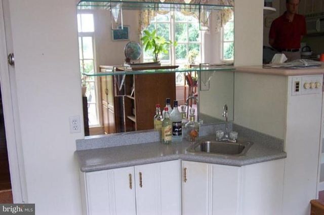 9405 LOCUST HILL RD, Bethesda, MD 20814