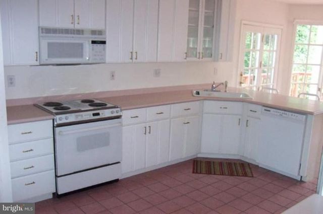 9405 LOCUST HILL RD, Bethesda, MD 20814
