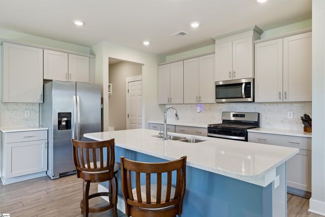988 Burghley Circle, Greer, SC 29651