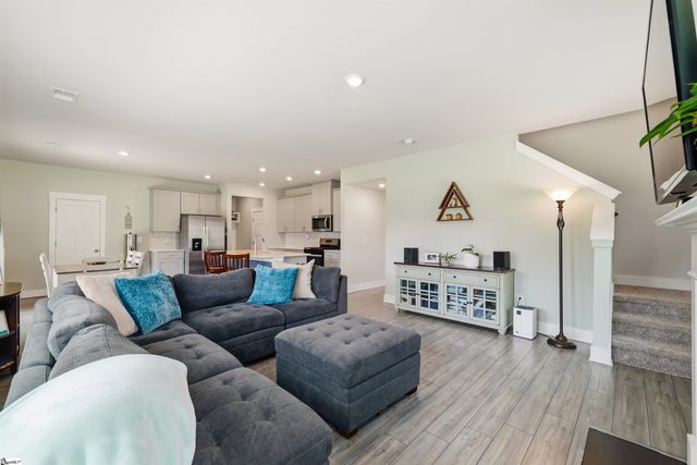 988 Burghley Circle, Greer, SC 29651