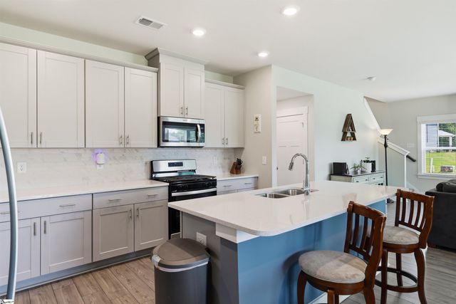 988 Burghley Circle, Greer, SC 29651
