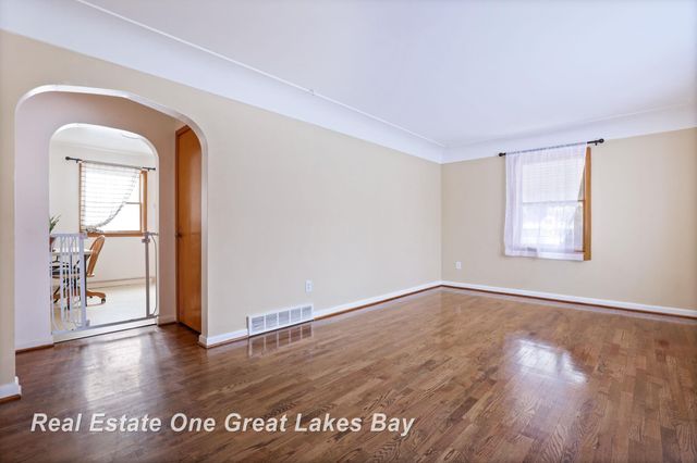 275 W Lynn Street, Saginaw, MI 48604