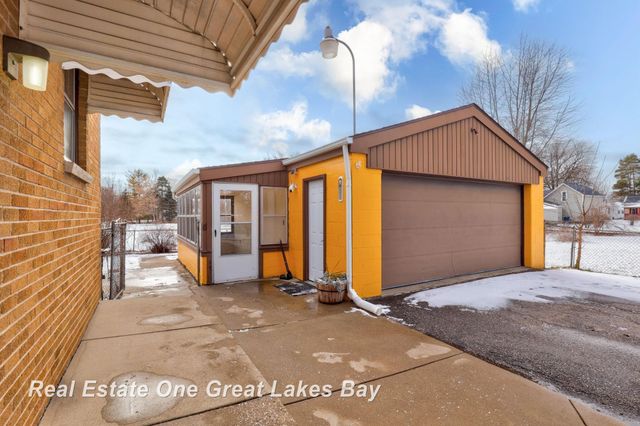 275 W Lynn Street, Saginaw, MI 48604