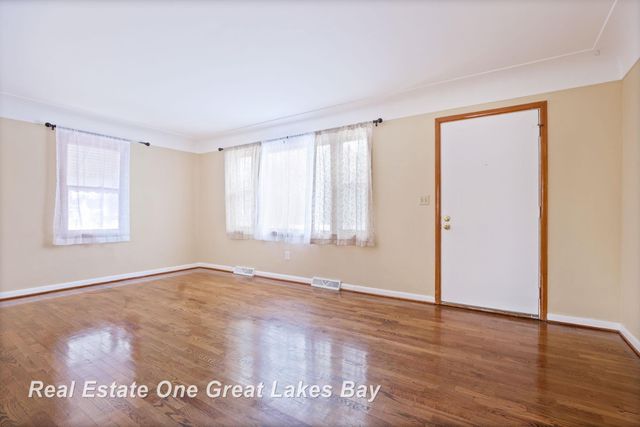 275 W Lynn Street, Saginaw, MI 48604