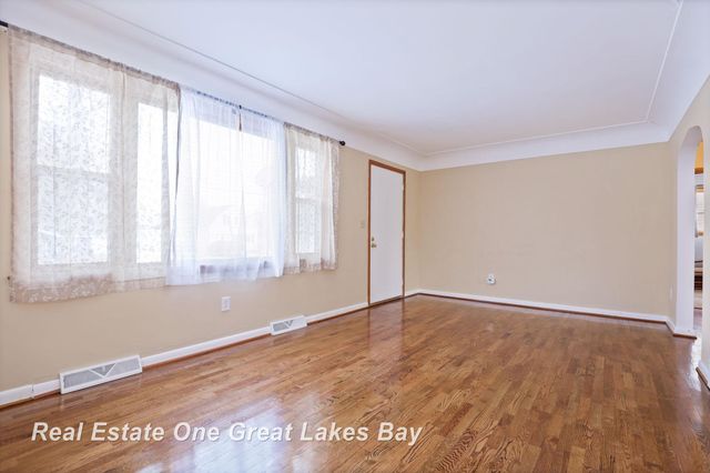 275 W Lynn Street, Saginaw, MI 48604