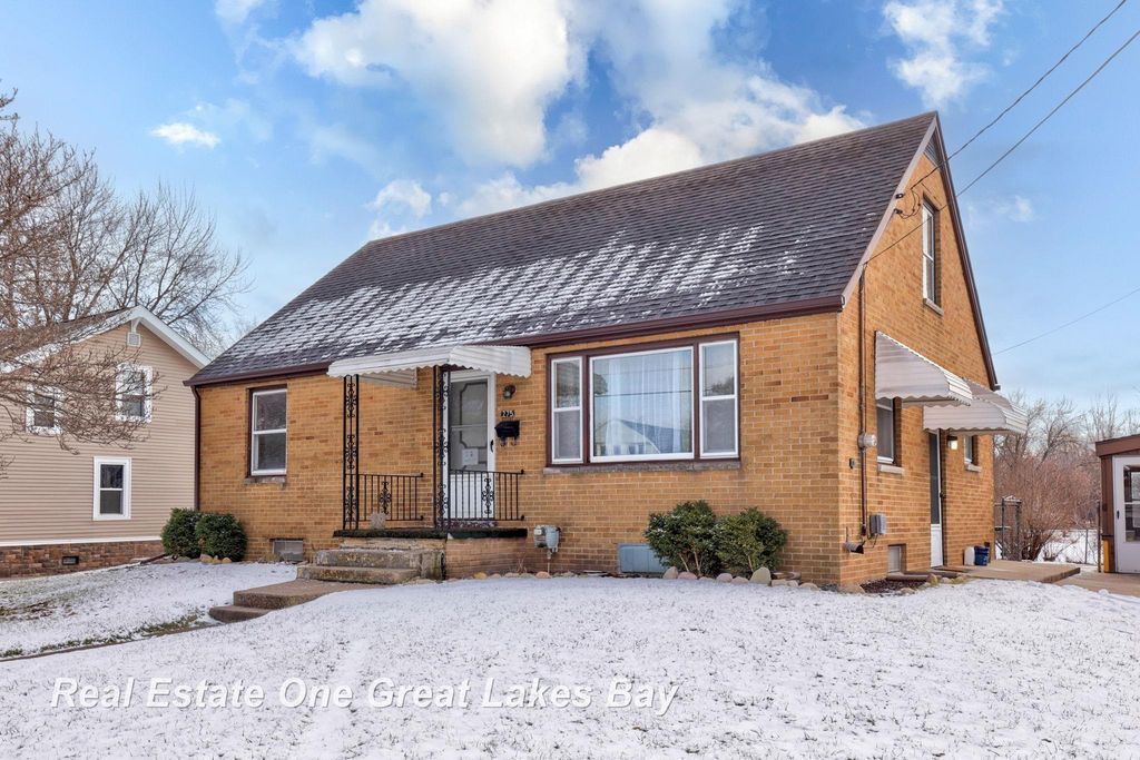 275 W Lynn Street, Saginaw, MI 48604