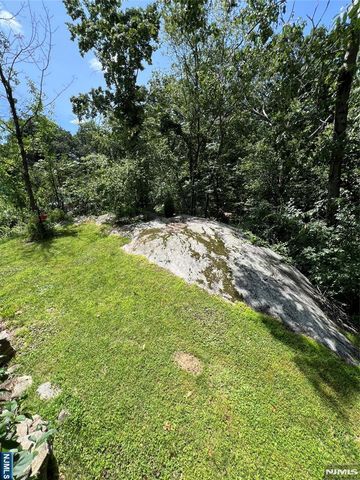20 Wildwood Street, West Milford, NJ 07480