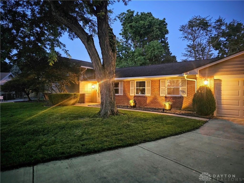 3661 Beacon Hill Court, Dayton, OH 45440
