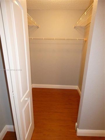 2810 N Oakland Forest Dr 204, Oakland Park, FL 33309