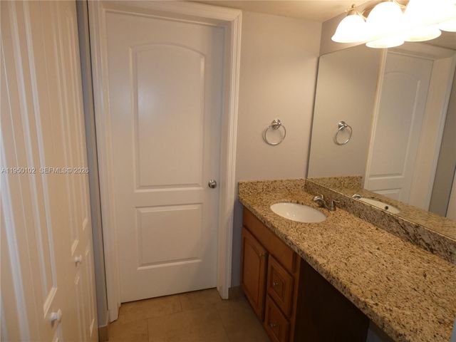 2810 N Oakland Forest Dr 204, Oakland Park, FL 33309