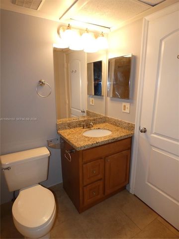 2810 N Oakland Forest Dr 204, Oakland Park, FL 33309