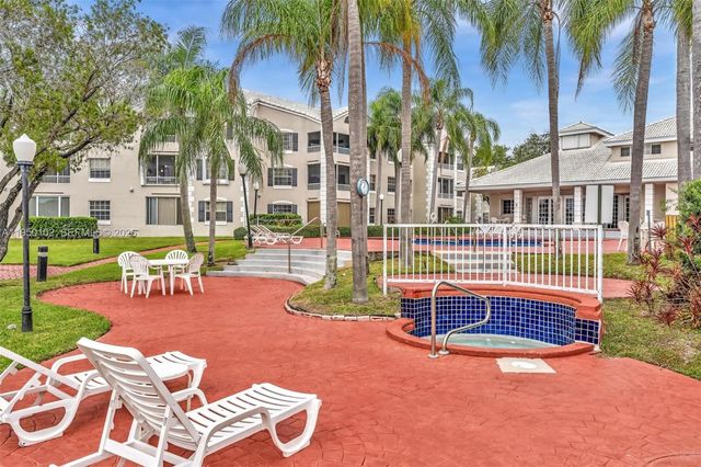 2810 N Oakland Forest Dr 204, Oakland Park, FL 33309