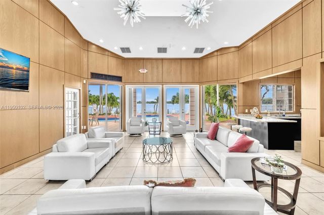 2810 N Oakland Forest Dr 204, Oakland Park, FL 33309