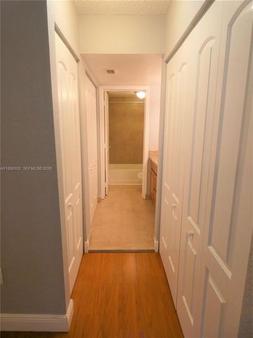 2810 N Oakland Forest Dr 204, Oakland Park, FL 33309