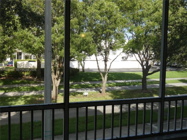 2810 N Oakland Forest Dr 204, Oakland Park, FL 33309