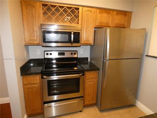 2810 N Oakland Forest Dr 204, Oakland Park, FL 33309