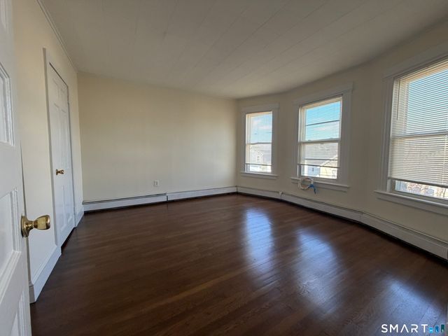 37-41 Jackson Avenue 3, Bridgeport, CT 06606