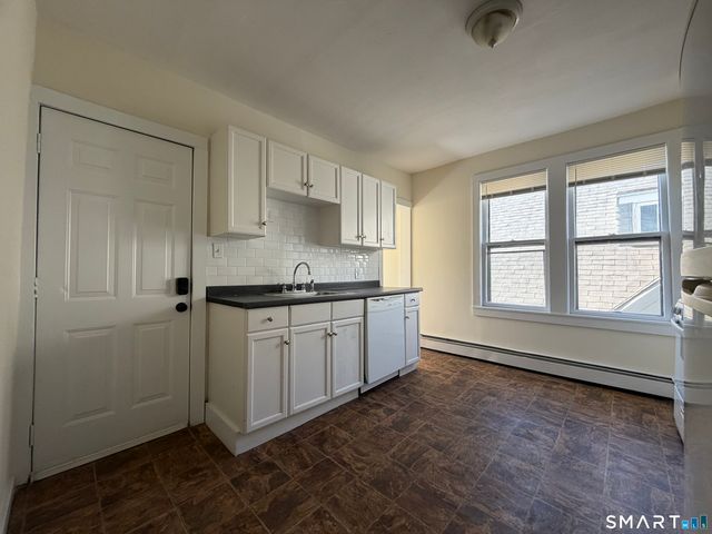 37-41 Jackson Avenue 3, Bridgeport, CT 06606