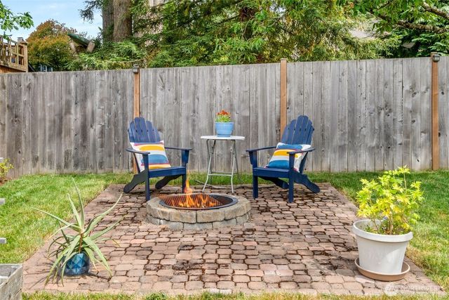 4303 225th Street SW, Mountlake Terrace, WA 98043