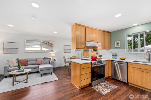 4303 225th Street SW, Mountlake Terrace, WA 98043