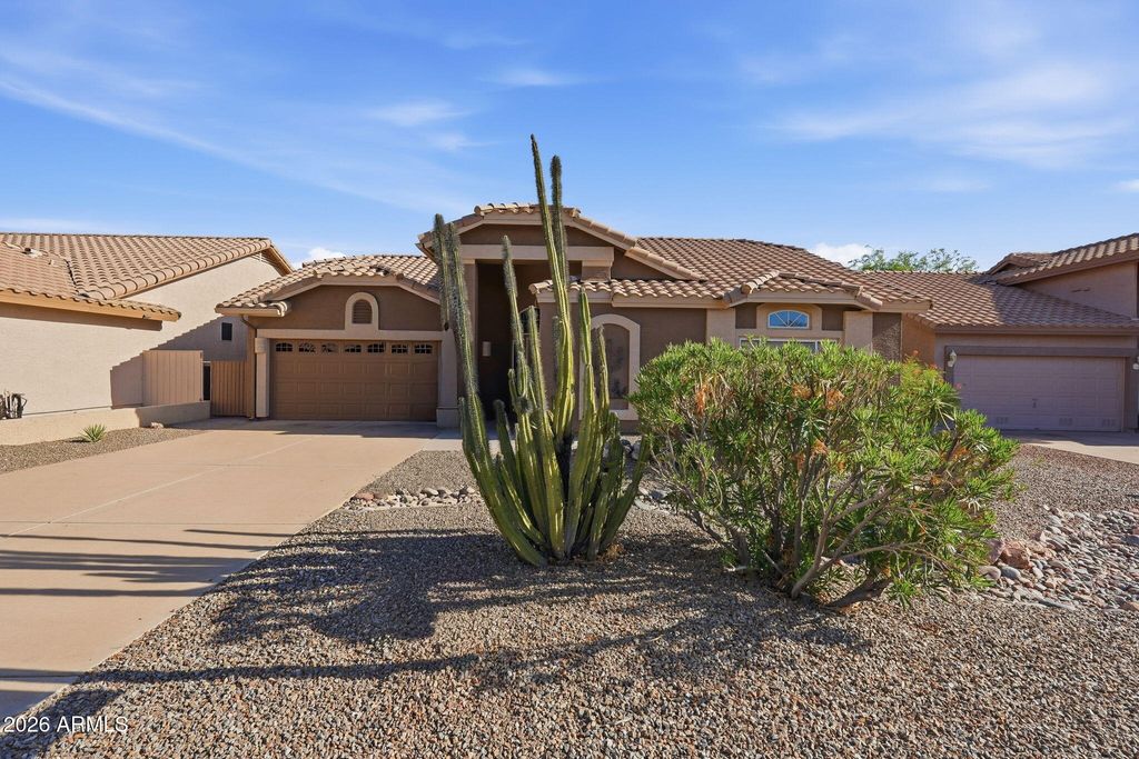 8527 E Saguaro Blossom Road, Gold Canyon, AZ 85118 — photo 2