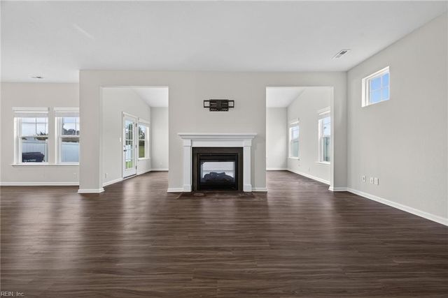 136 Meridian Pl, Suffolk, VA 23435