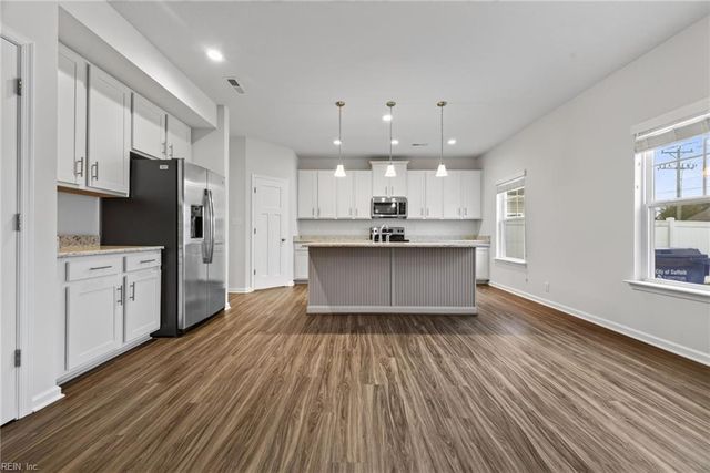 136 Meridian Pl, Suffolk, VA 23435
