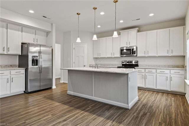 136 Meridian Pl, Suffolk, VA 23435