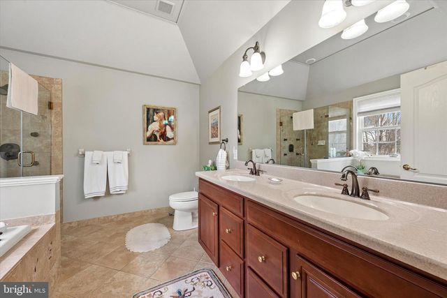 3 WHARTON DR, Glen Mills, PA 19342