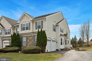 3 WHARTON DR, Glen Mills, PA 19342