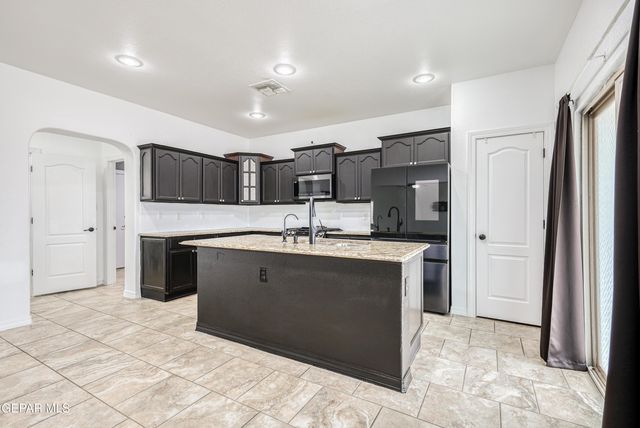 259 COVINGTON RIDGE Way, El Paso, TX 79928