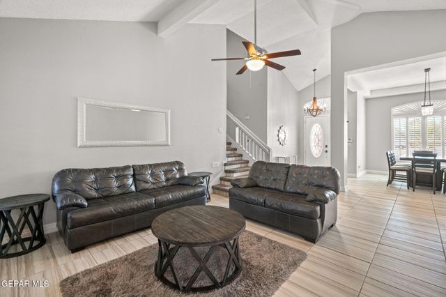 502 ESTANCIA CLARA Lane, Socorro, TX 79927