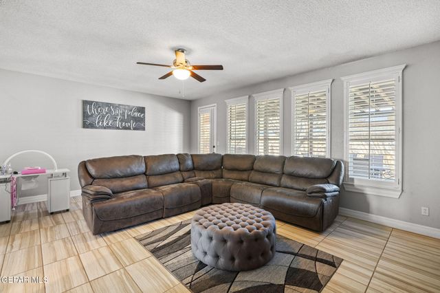 502 ESTANCIA CLARA Lane, Socorro, TX 79927