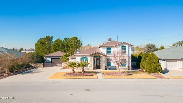 502 ESTANCIA CLARA Lane, Socorro, TX 79927