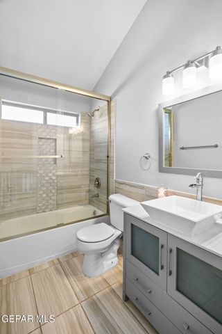 502 ESTANCIA CLARA Lane, Socorro, TX 79927