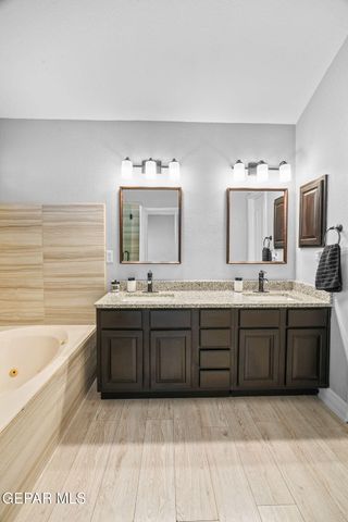 502 ESTANCIA CLARA Lane, Socorro, TX 79927