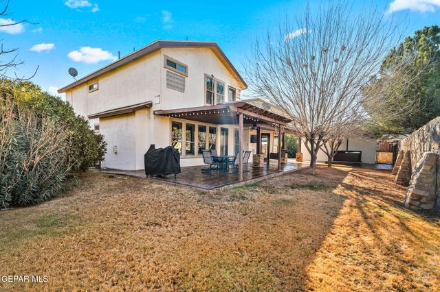 502 ESTANCIA CLARA Lane, Socorro, TX 79927