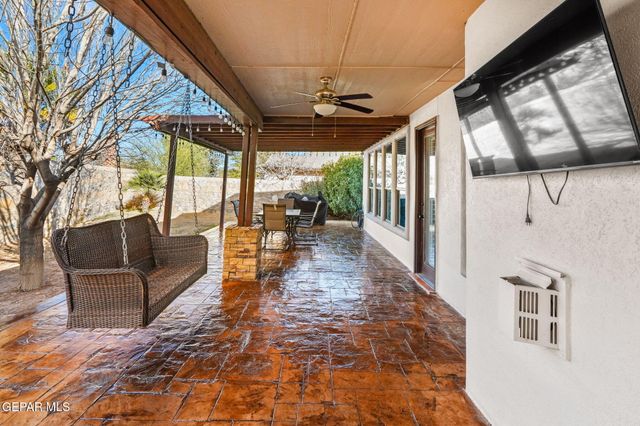 502 ESTANCIA CLARA Lane, Socorro, TX 79927