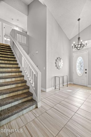 502 ESTANCIA CLARA Lane, Socorro, TX 79927