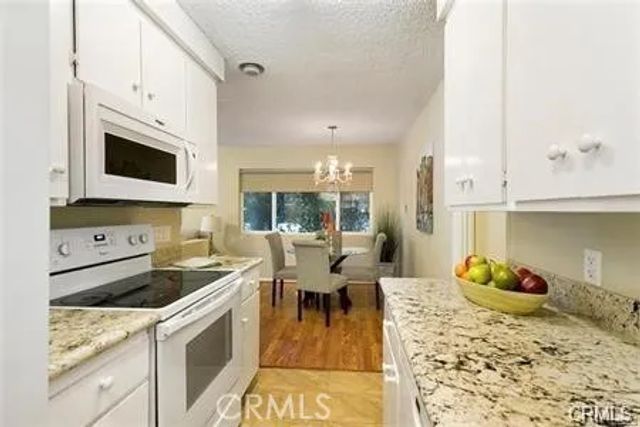 1421 Midvale Avenue 201, Los Angeles, CA 90024