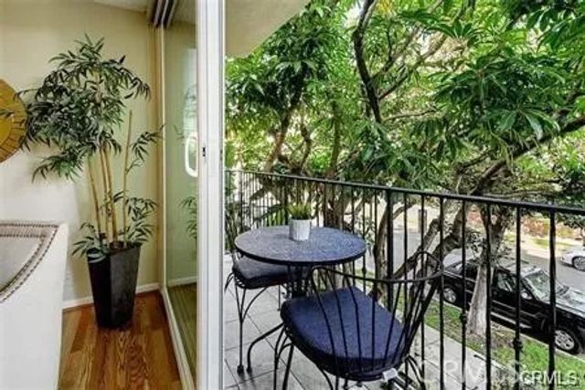 1421 Midvale Avenue 201, Los Angeles, CA 90024