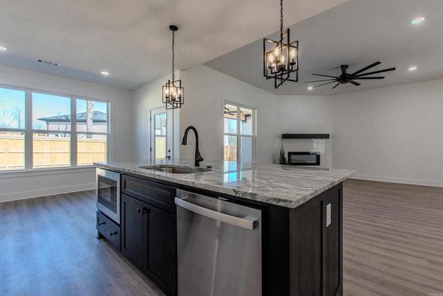 2243 E Maryland Ave, Sherwood, AR 72120