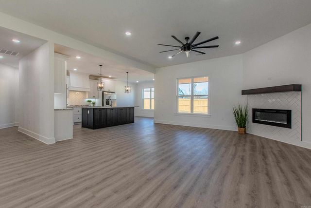 2243 E Maryland Ave, Sherwood, AR 72120