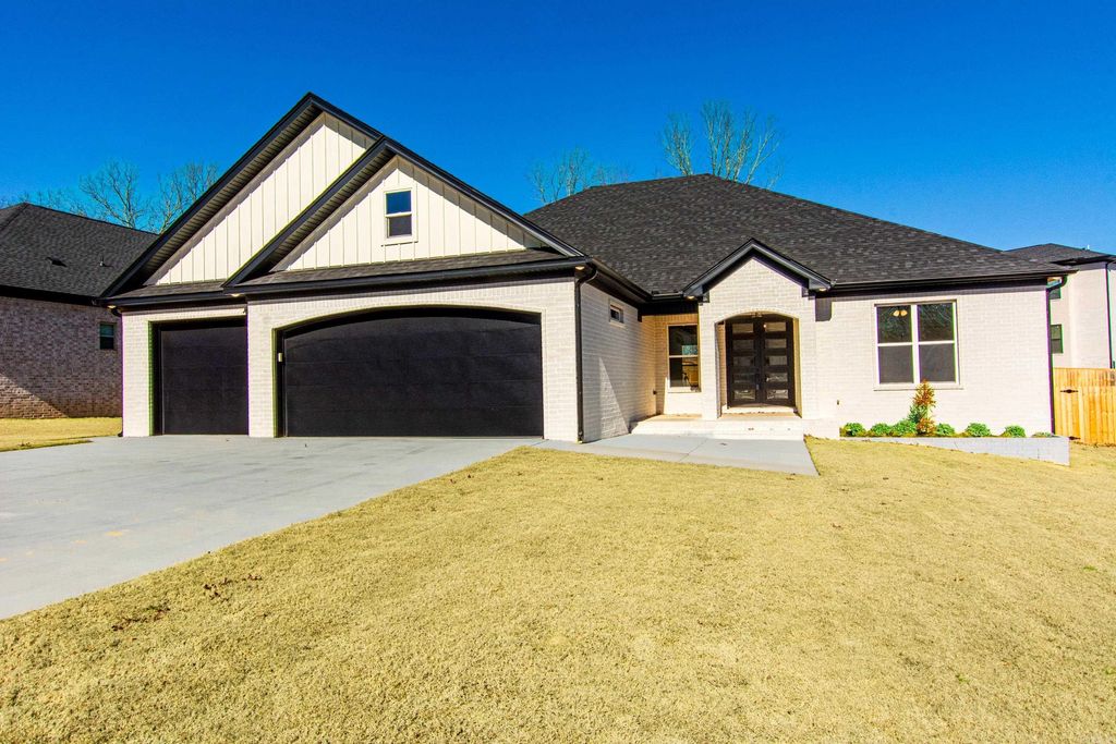 2243 E Maryland Ave, Sherwood, AR 72120