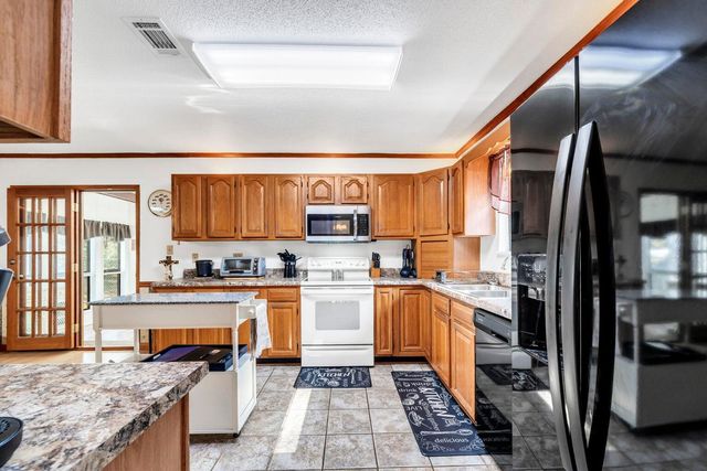 32 Walnut Avenue, Shalimar, FL 32579