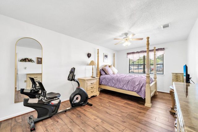 32 Walnut Avenue, Shalimar, FL 32579