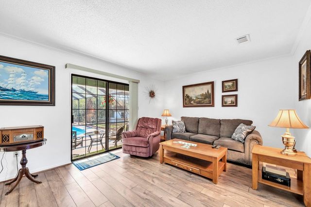 32 Walnut Avenue, Shalimar, FL 32579