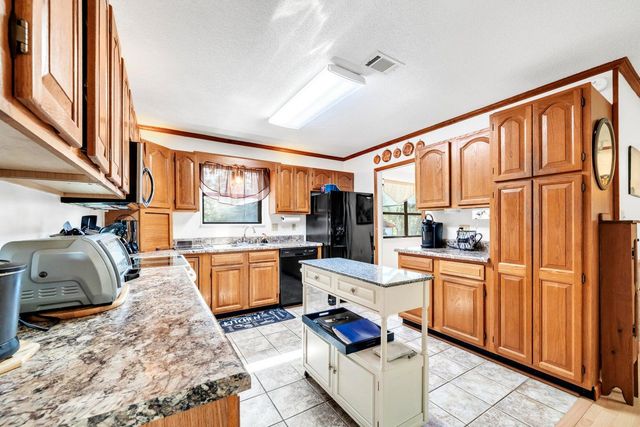 32 Walnut Avenue, Shalimar, FL 32579